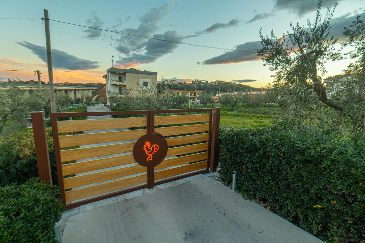 Il Gallo Con Gli Stivali Termoli Exterior foto